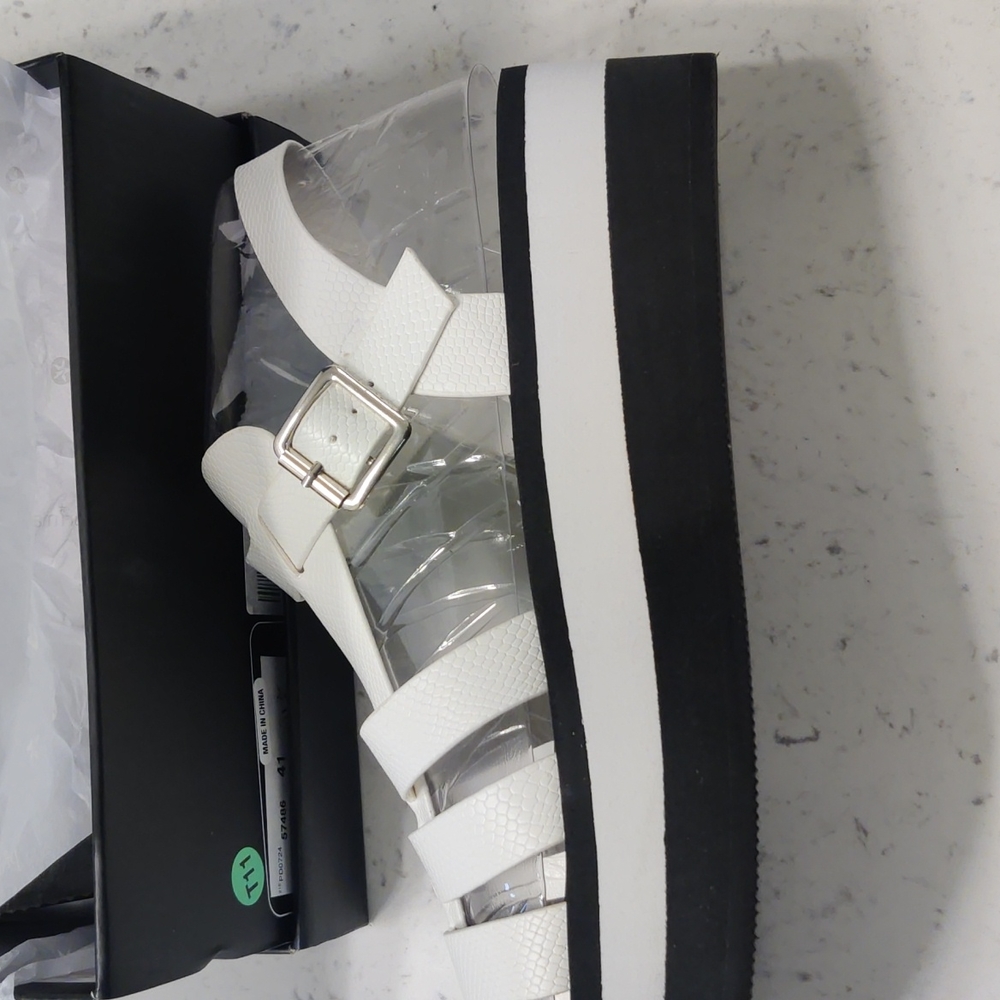 Platform Sandals - Picture 5 of 7
